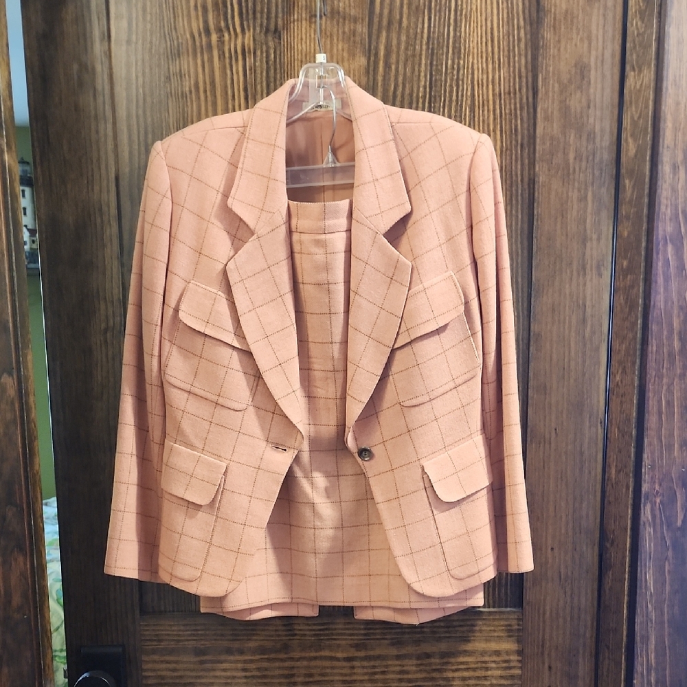 Vintage Isaac Mizrahi Women's Blush Grid Blazer Skirt Suit Size 12